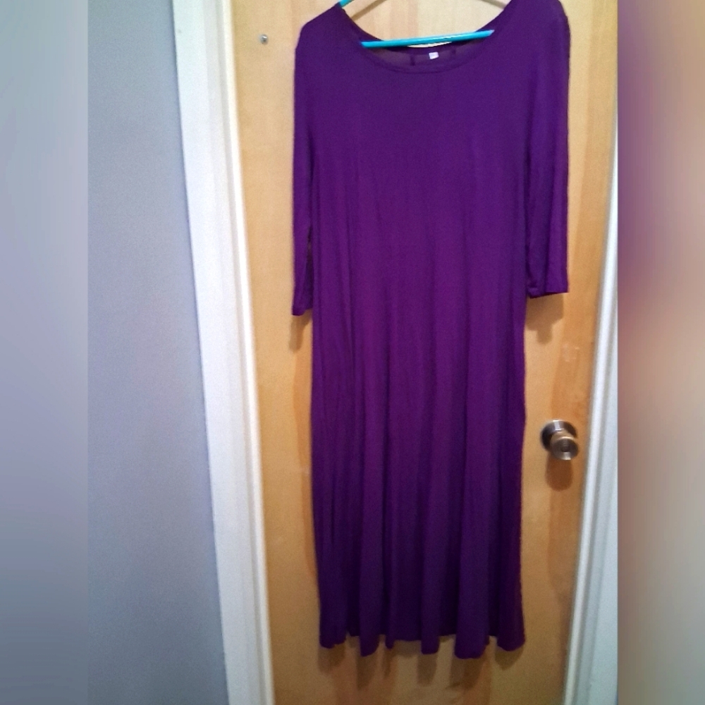 Elegant Purple Women's Dress Size XL With Pockets!